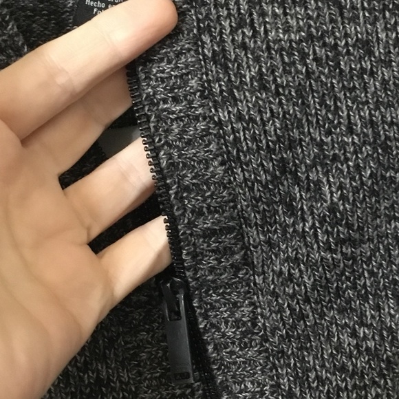 Calvin Klein Men's 1/4 Zip Sweater-Size XL in Dark Gray - Picture 7 of 10
